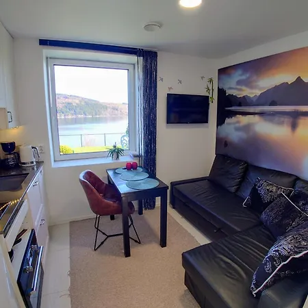 Sunrise - Self Check In - Free Parking Apartment *