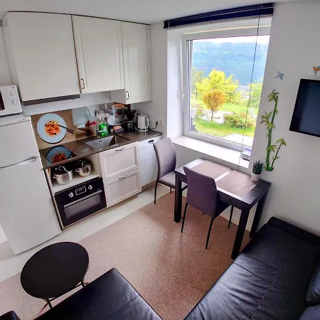 Sunrise - Self Check In - Free Parking Apartament *