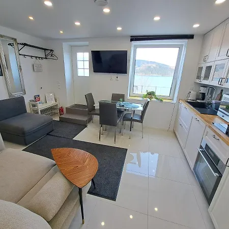 Sunrise - Self Check In - Free Parking Apartament